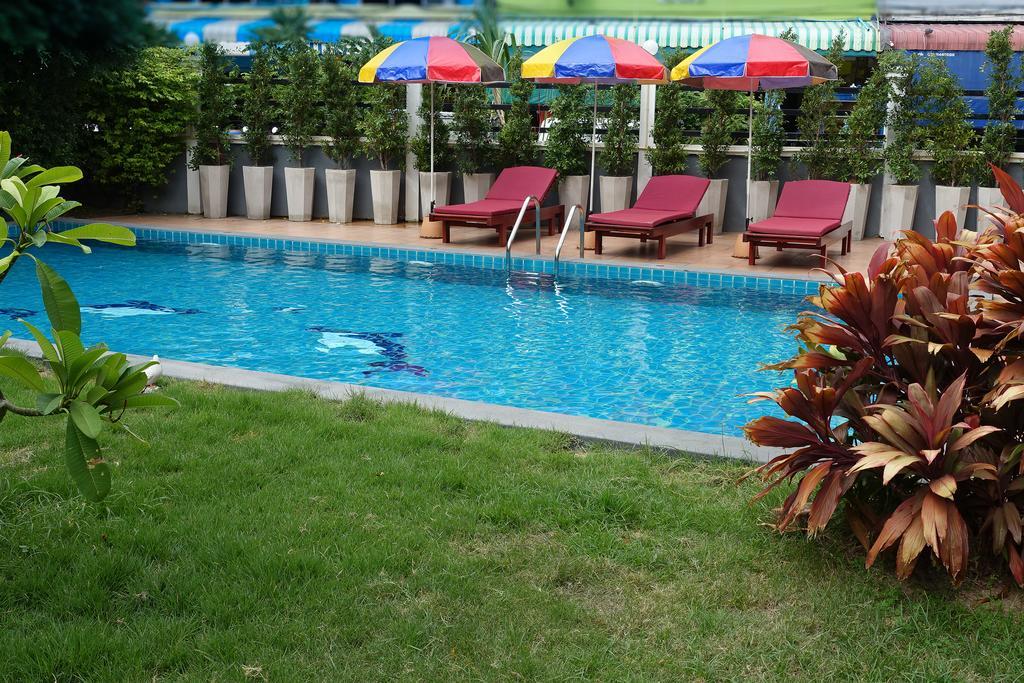 The Right Resort Pattaya Eksteriør billede