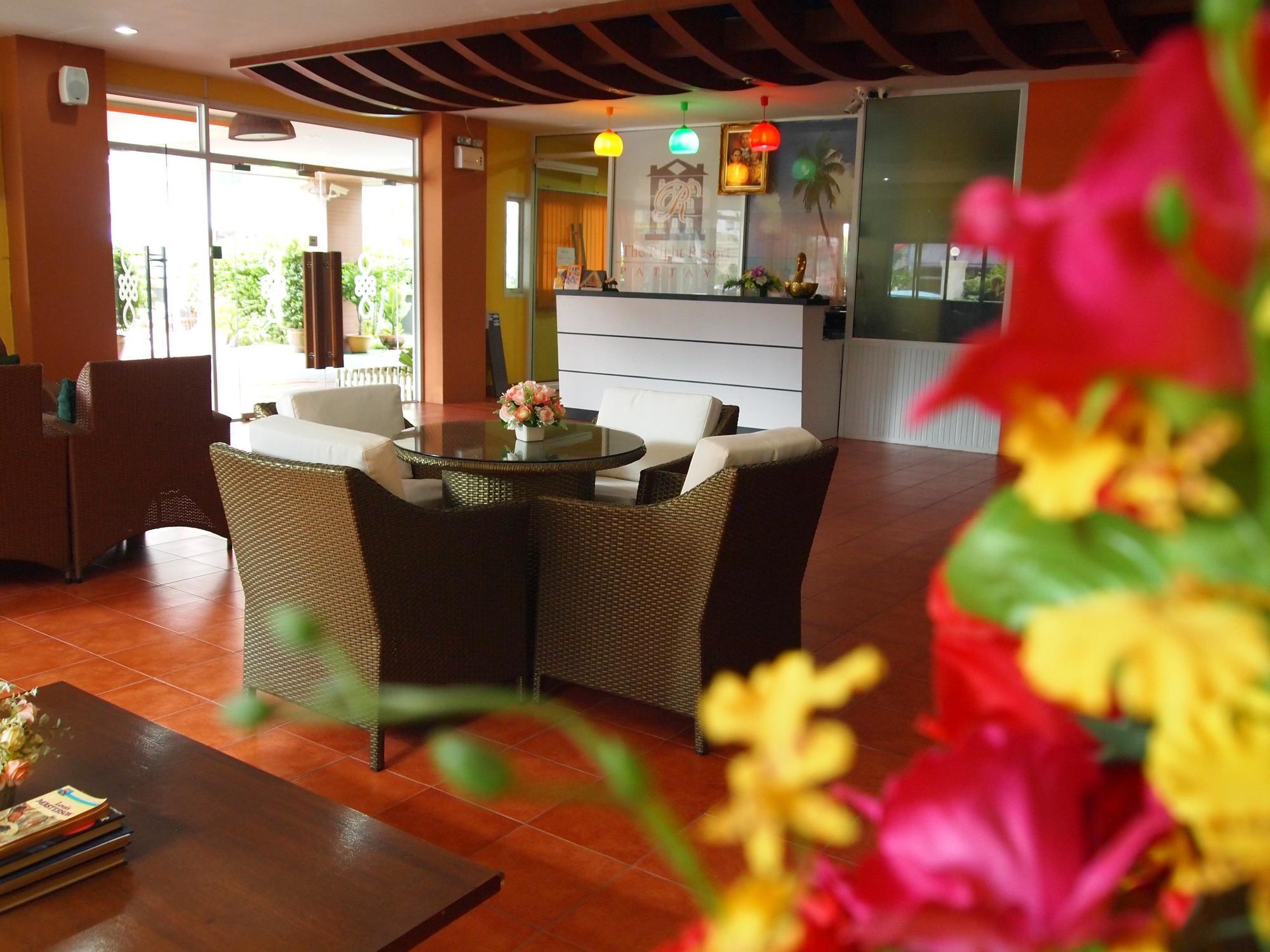 The Right Resort Pattaya Eksteriør billede